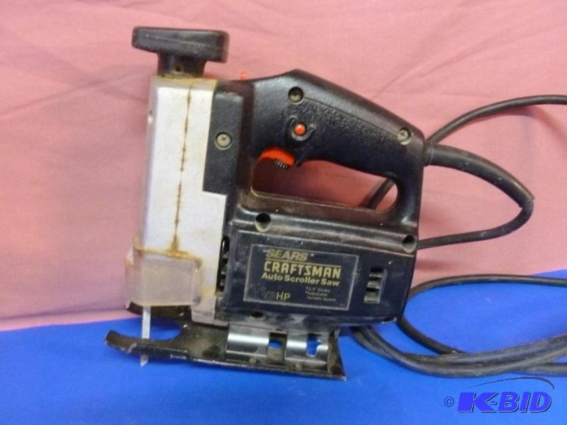 lot 30 image: Craftsman auto scroller saw model 315.172110,...