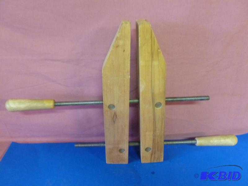 lot 32 image: Large wood clamp, measures 14" L....