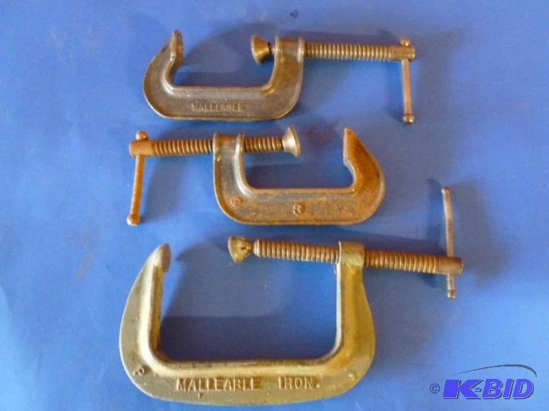 lot 33 image: Lot of three Malleable c-clamps, two 3" ...