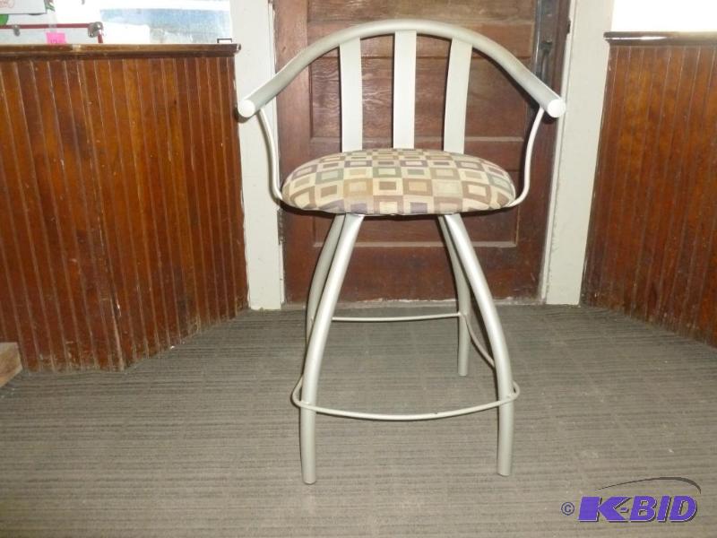 lot 60 image: Heavy duty metal framed and padded seat bar s...