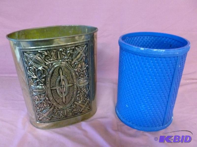 lot 79 image: Lot of two small waste paper baskets that inc...