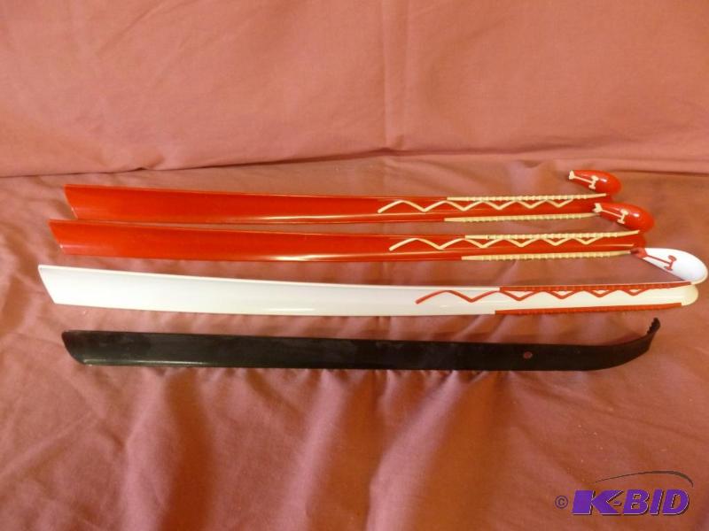 lot 88 image: Lot of four large shoe horns that includes th...