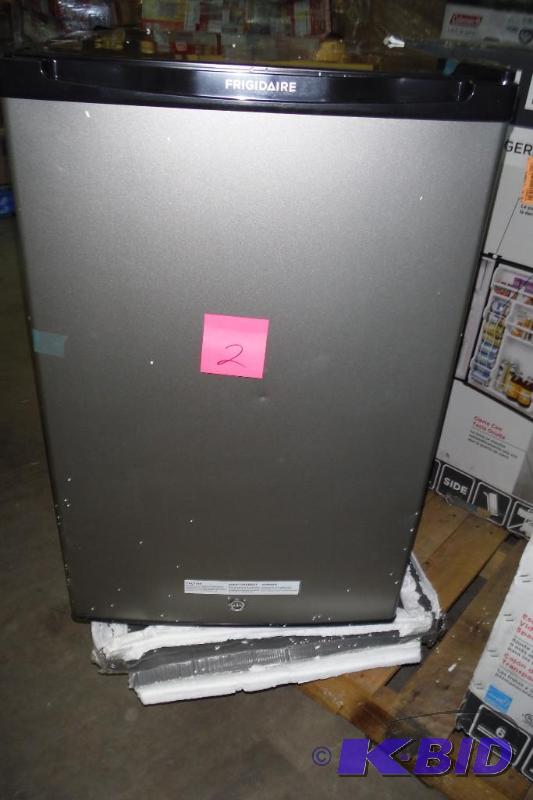 Frigidaire FFPE4522QM Compact Refrigerator with 4.5 cu. ft. Capacity, in Silver Mist