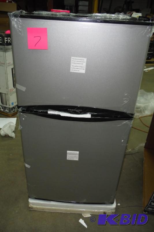 Frigidaire FFPE4522QM Compact Refrigerator with 4.5 cu. ft. Capacity, in Silver Mist