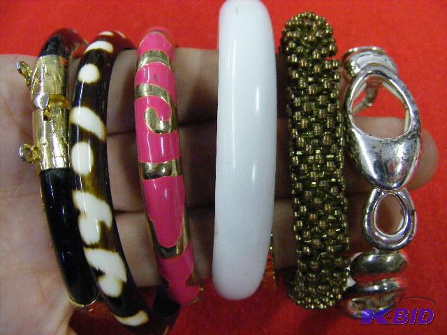 lot 24 image: Lot of Bracelets...