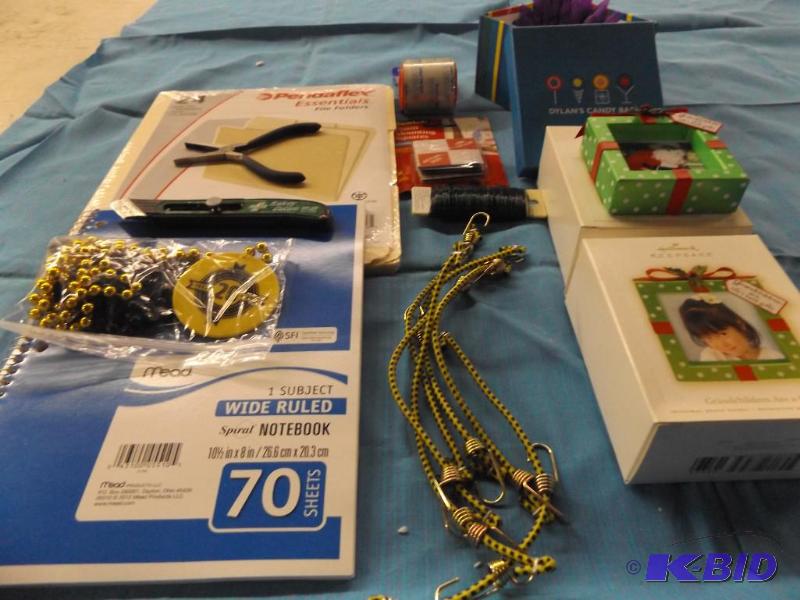 lot 273 image: Small bungee straps, notebook paper, filefold...