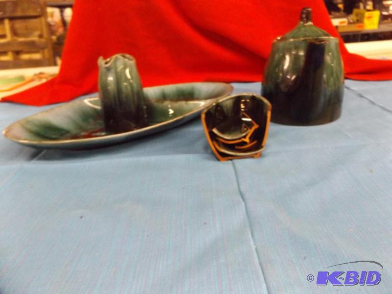 lot 286 image: Blue Mountain Pottery, BMP Canada, Serving Tr...