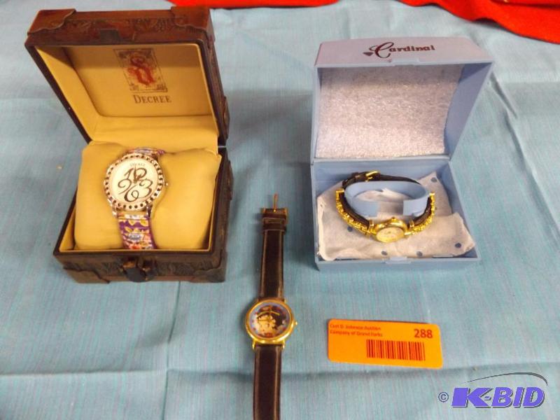lot 288 image: Lot of three watches...