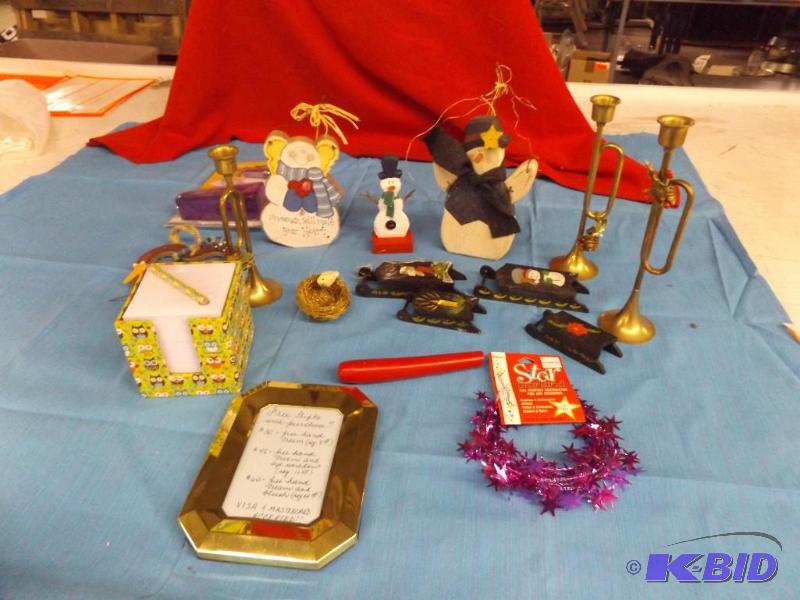 lot 299 image: Christmas Items, star garland, ornaments, can...