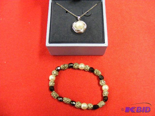 lot 30 image: SS Dia Accent Pearl Pendant from Kohls...