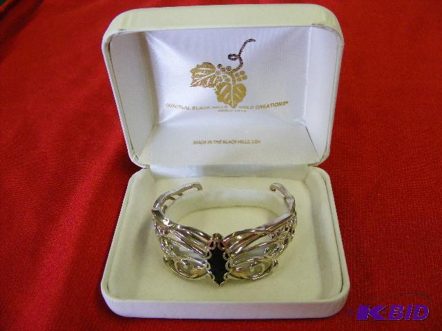 lot 35 image: Black Hills Gold Bracelet...