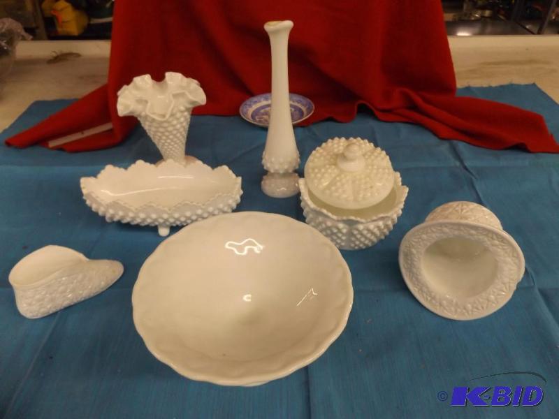 lot 64 image: Milk glass items, vase, bowl, candy dish, Fen...