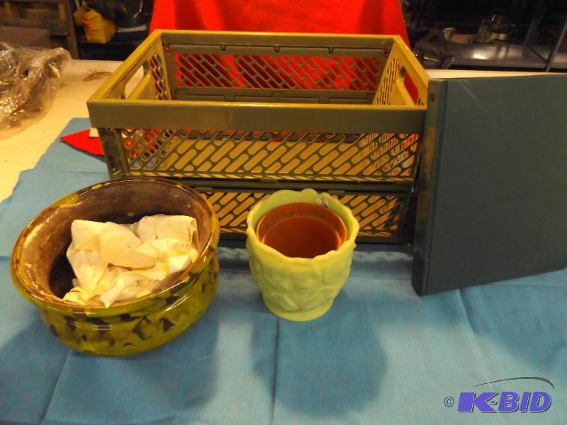 lot 70 image: Crate with flower pots...