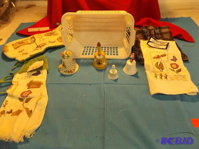 lot 79 image: 4 bells, small plastic basket, kitchen towels...