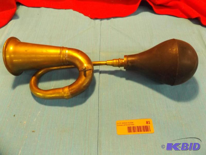 lot 81 image: Old Brass horn, made in India...
