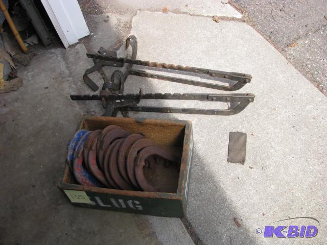 lot 135 image: 12 horseshoes wooden box and two hanging rack...