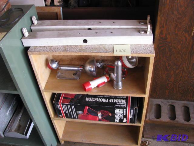 lot 138 image: cabinet and lighting items, vintage lighting ...