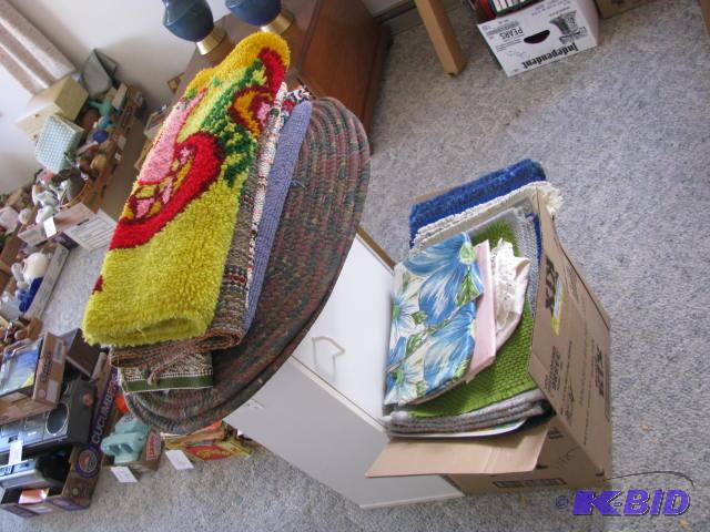 lot 15 image: Lot of vintage small rag rugs, other&nbsprug...
