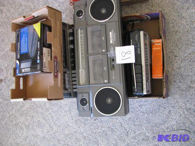 lot 18 image: Lot of vintage electronics, Tape, Boom Box, r...