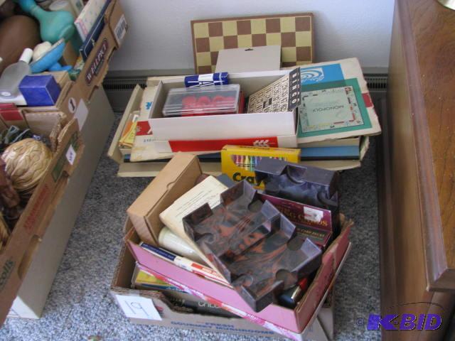 lot 19 image: Vintage games, board games, card games, Monop...