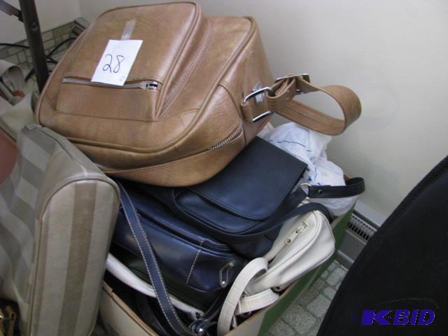 lot 28 image: Large&nbsplot of vintage purses, bags, totes...