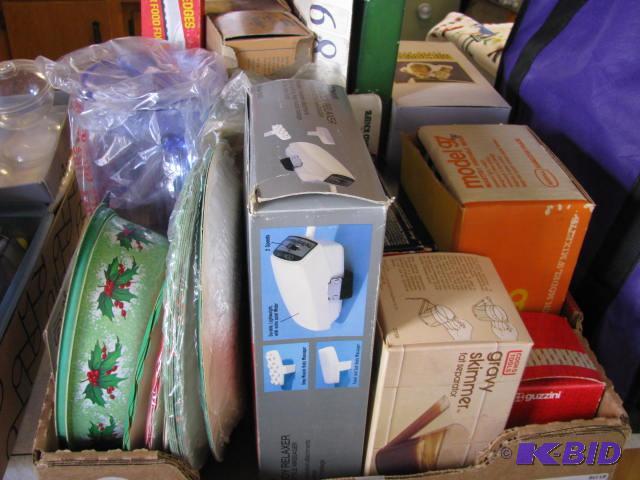 lot 33 image: Lot of vintage NIB kitchen items and some......