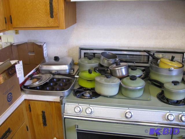 lot 35 image: Lot of vintage pots and pans and bakeware....