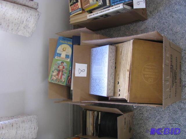 lot 8 image: Lot of books, all vintage (reference, diction...