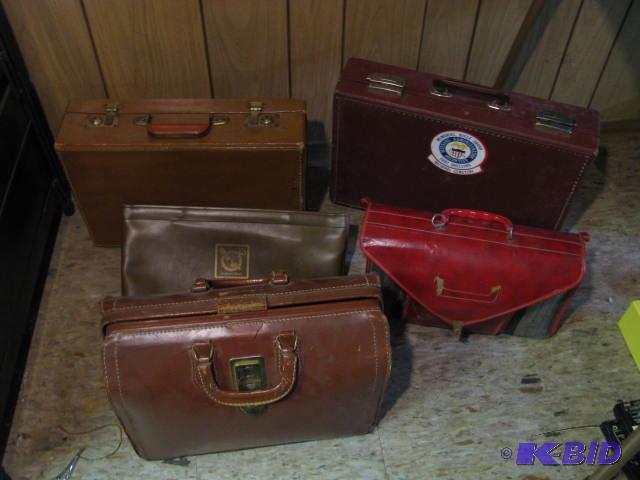 lot 89 image: vintage leather vinyl briefcases and bags al...