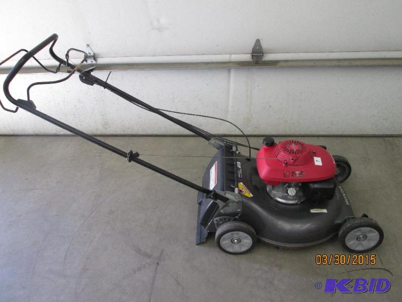 lot 7 image: Honda Harmony II HRR216 Self-Propelled 21&quo...