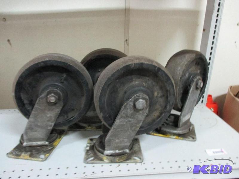 4 large swivel casters, 2 lock...