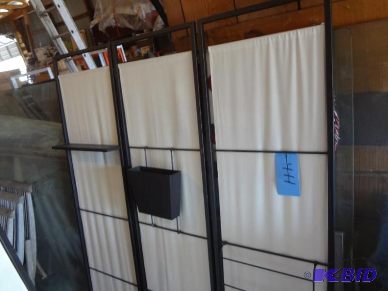 Poplin and Metal Divider