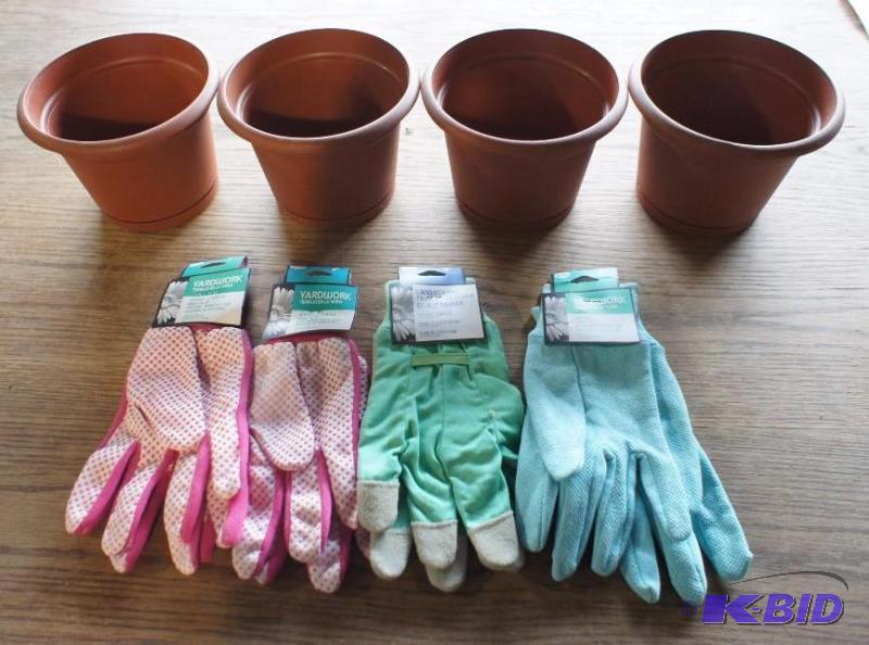 New - Lot of (4) pairs of yardwork gloves - (...
