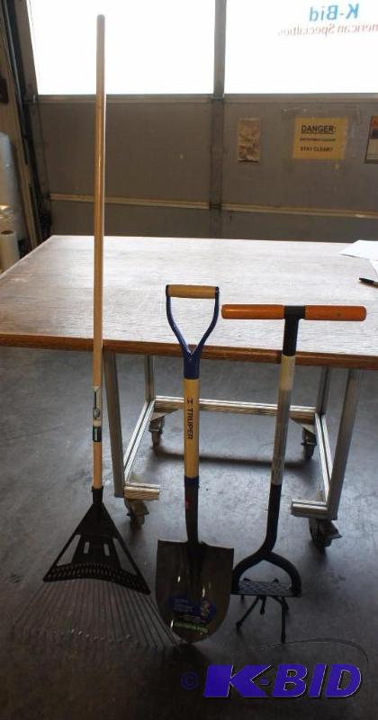 New lot of gardening tools - (1 rake - 1 shov...