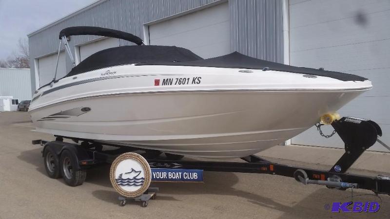 2011 Sea Ray 240 Sundeck
