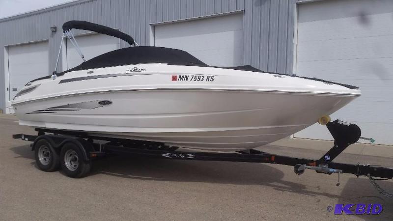 2011 Sea Ray 240 Sundeck