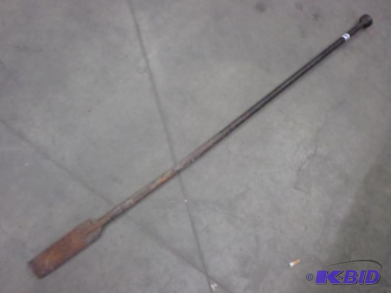 lot 23 image: 6ft Heavy Duty Pry Bar...