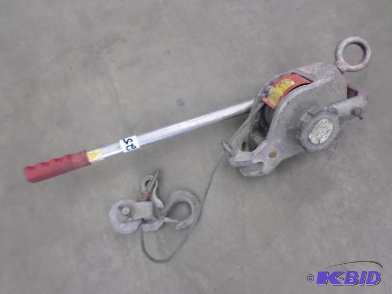 lot 25 image: 1400#2800# Cast Aluminum Come-Along...