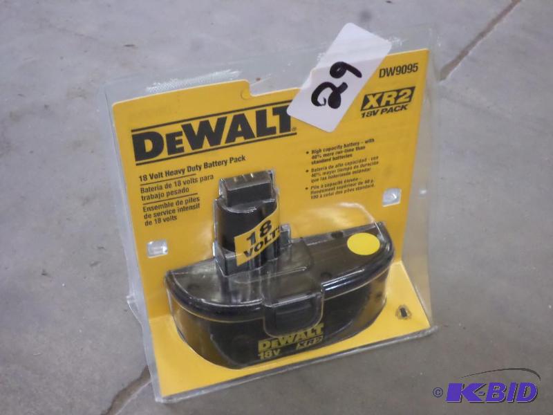 lot 29 image: New DeWalt DW9095 XR2 18Volt Battery...