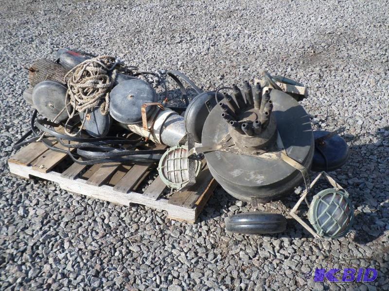 lot 3 image: 240Volt Pond Aerator With Lights, Shoots 32ft...