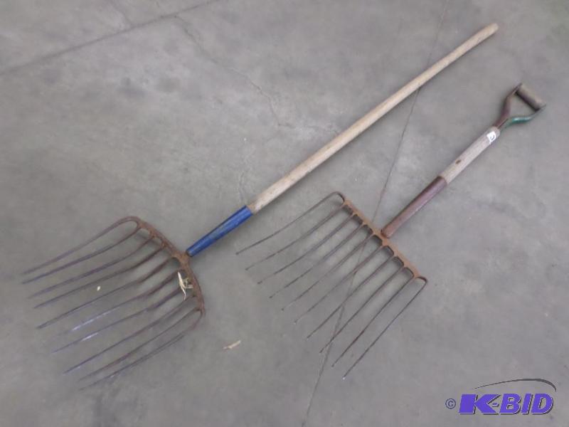 lot 33 image: (2) 14" Hay Forks...