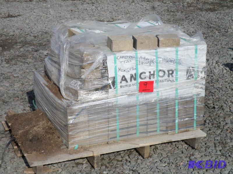 lot 9 image: Pallet Of 5&quotx5" Non-Tumbled Paver S...