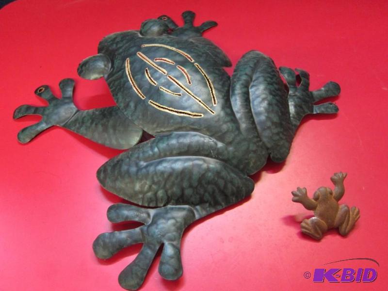 2 Decorative Frogs