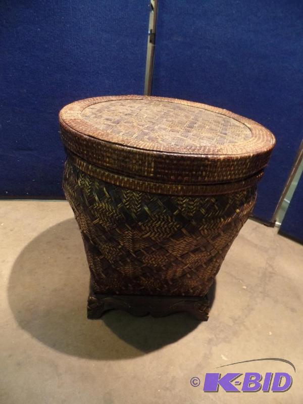 Wicker Basket w Lid