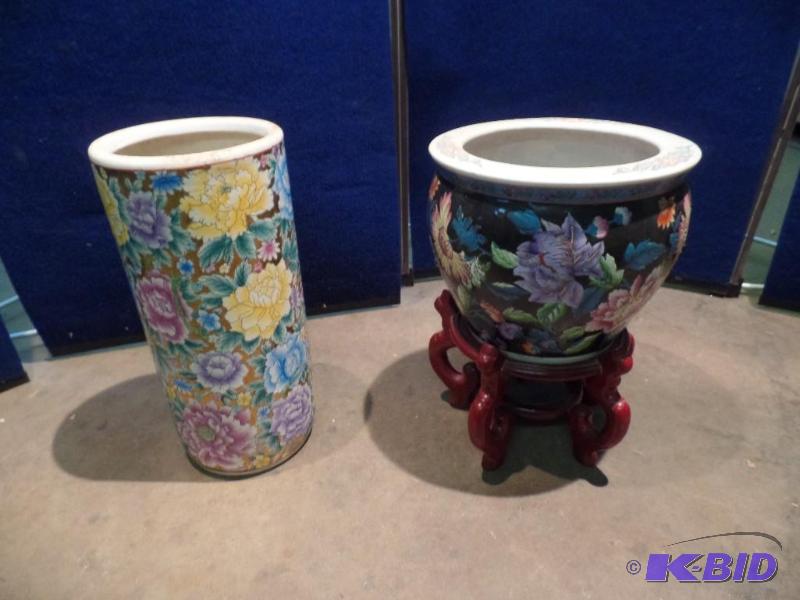 2 Porcelain Vases w 1 Wood Stand