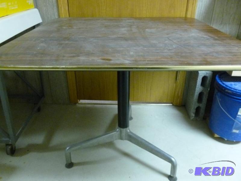 lot 21 image: Heavy duty metal framed table that measures 3...