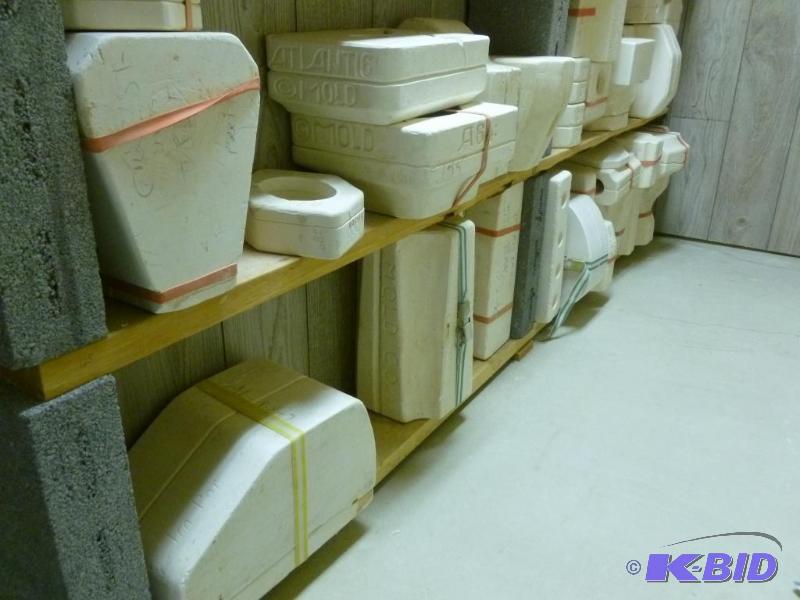 lot 32 image: Lot of approximately 35 ceramic molds, from s...