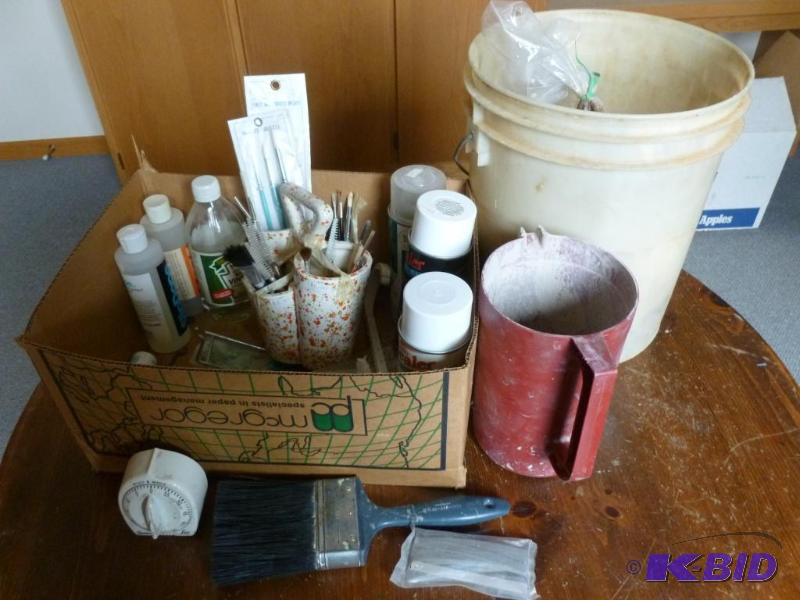 lot 5 image: Large lot of ceramic shop items that includes...