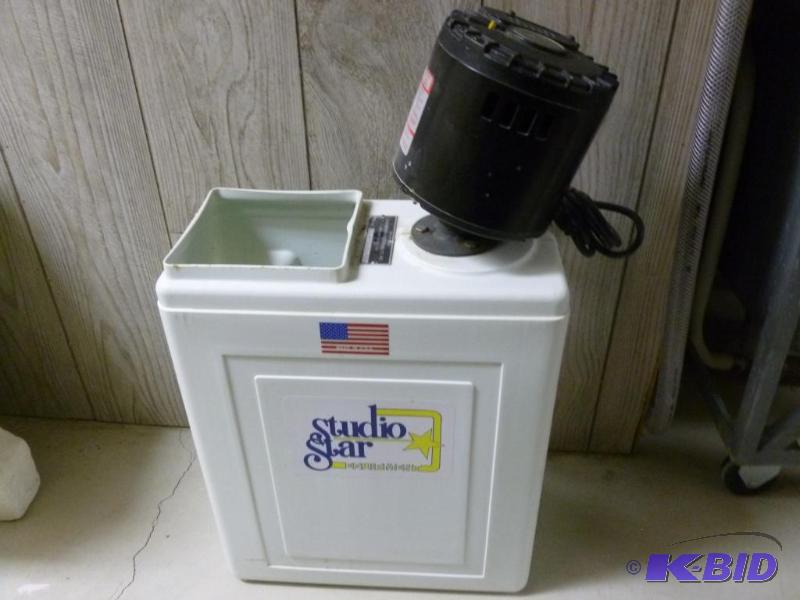 lot 7 image: Leyman Manufacturing Co. - Studio Star Slip R...