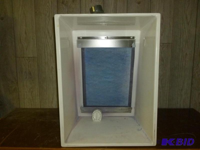 lot 8 image: Slipmaster spray booth with ventilation model...